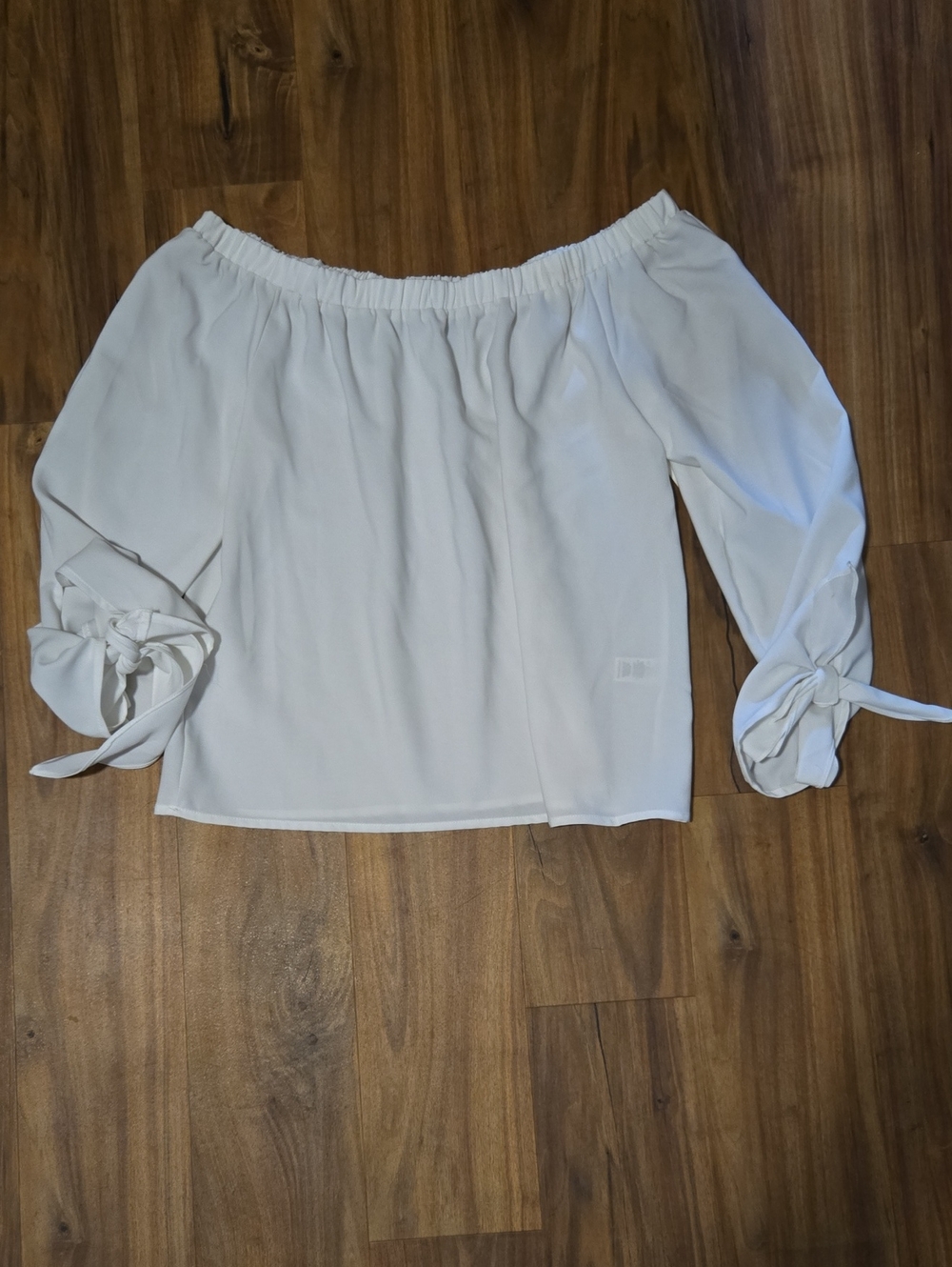 bishop + young White Off-Shoulder Tie-Sleeve Blouse